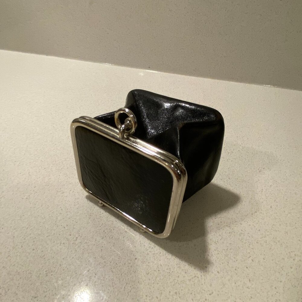 DANIER LEATHER BLACK COIN POUCH COLLAPSIBLE PREOWNED